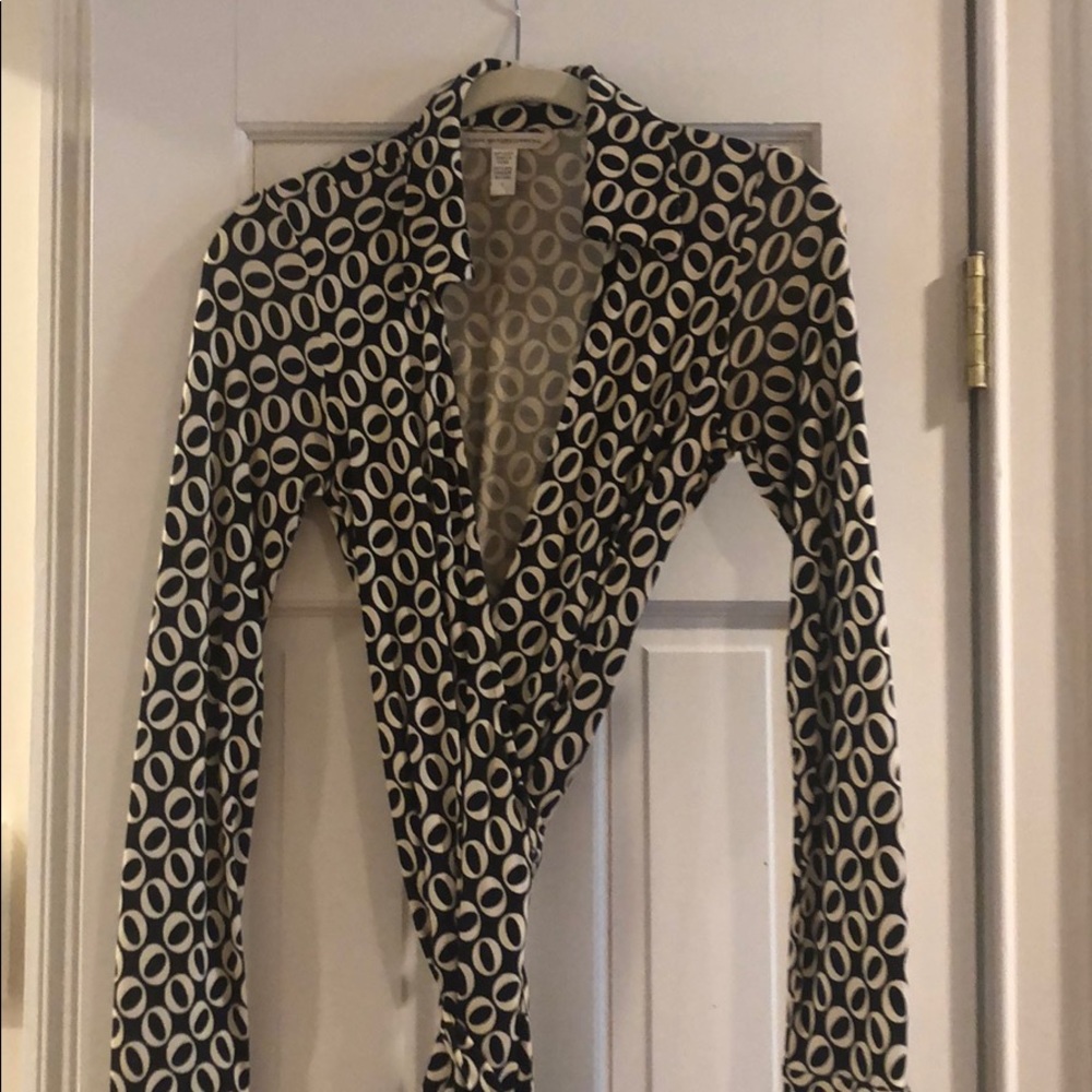 Diane von Furstenberg classic wrap dress size 2